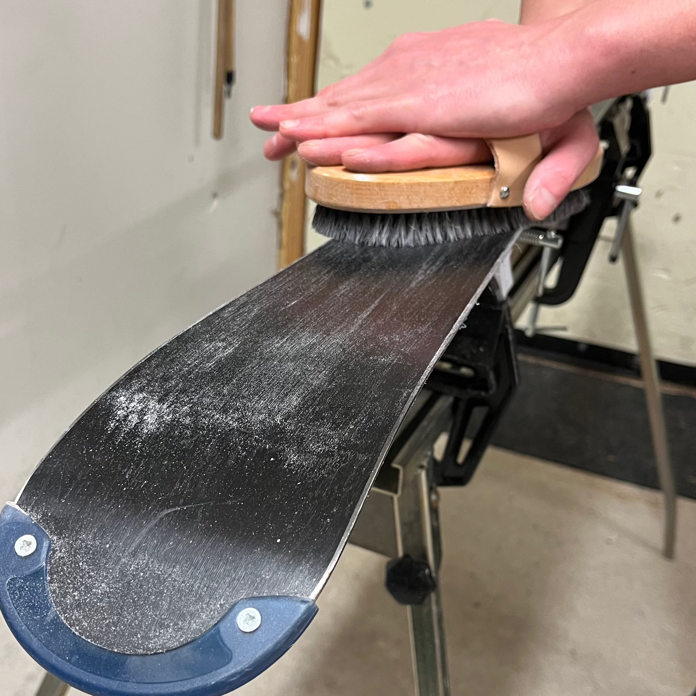 Maintenance services Alpine/Snowboard